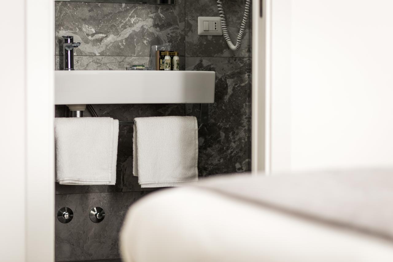 Vinci House Hotel Рим Екстериор снимка