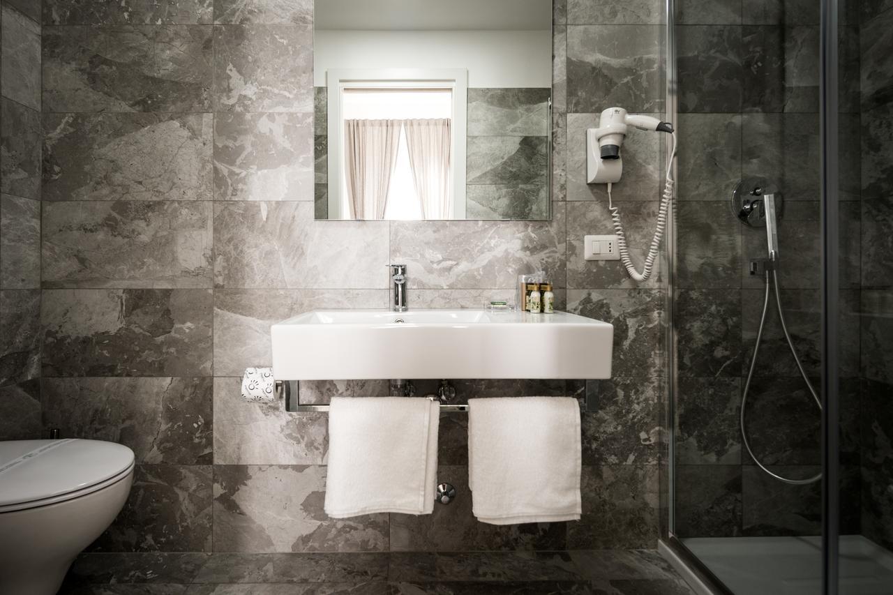 Vinci House Hotel Рим Екстериор снимка