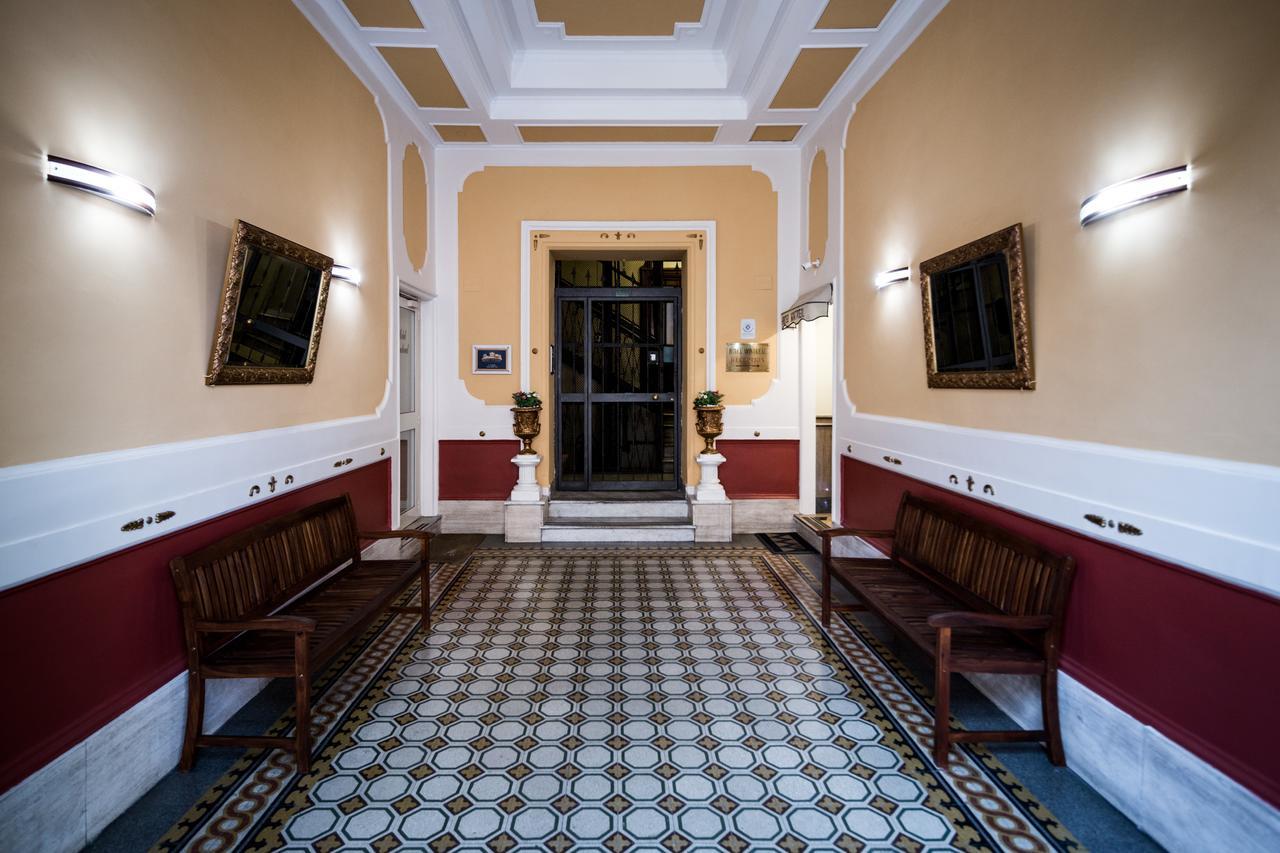 Vinci House Hotel Рим Екстериор снимка